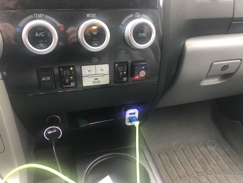 Продам Toyota Sequoia