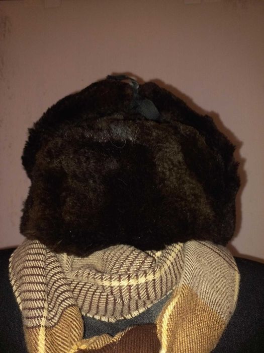 Antyczna czapka uszanka z futra bobra, jedyna w swoim rodzaju