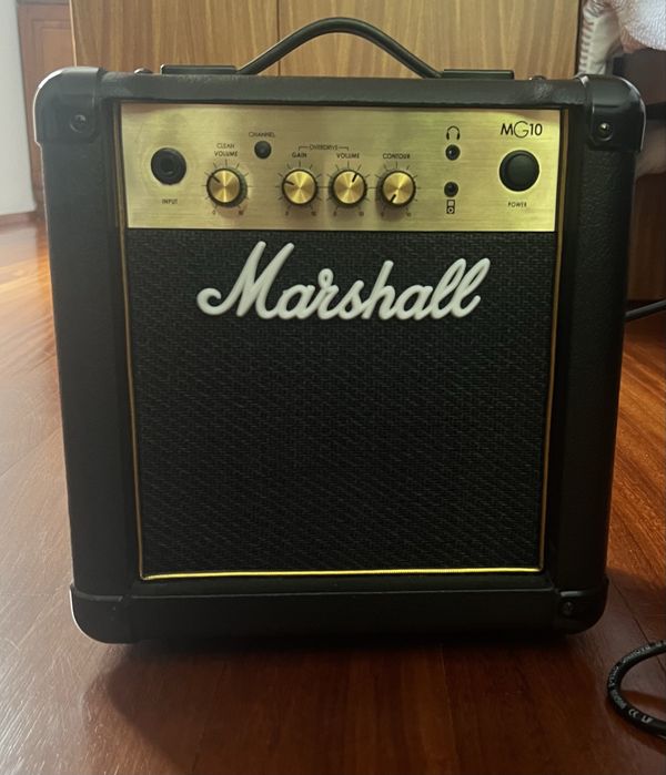 Guitarra Fender Squier Stratocaster + amp