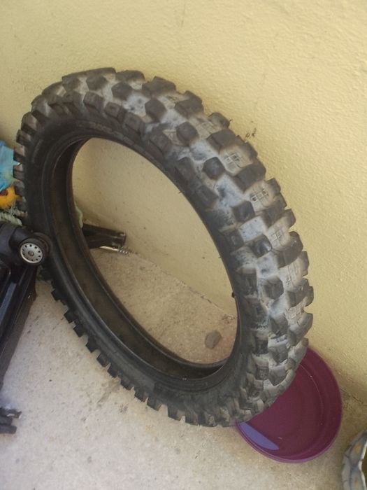 Pneu mota/ bicicleta