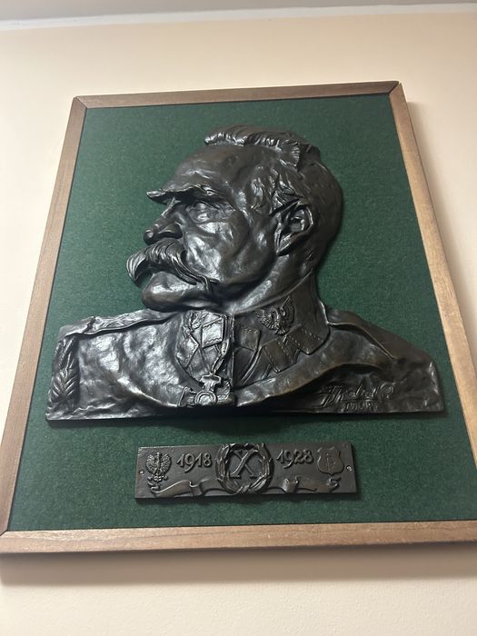 Józef Piłsudski/obraz/płaskorzezba w ramie.
