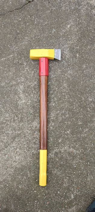 Stary kuty siekieromłot