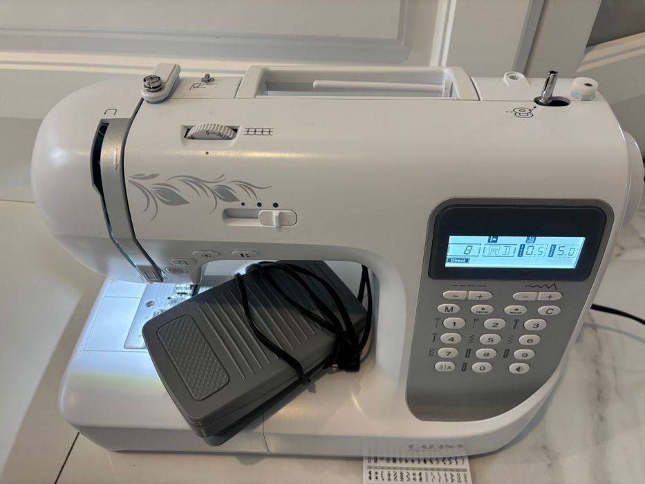 Piękna komputerowa maszyna do szycia