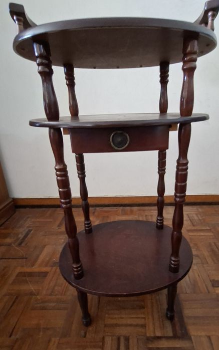 Mesa de apoio em madeira