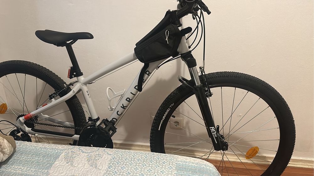 Vendo bicicleta BTT tamanho S cinza- claro