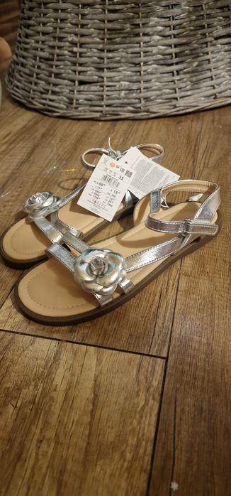 Sandałki reserved r. 35