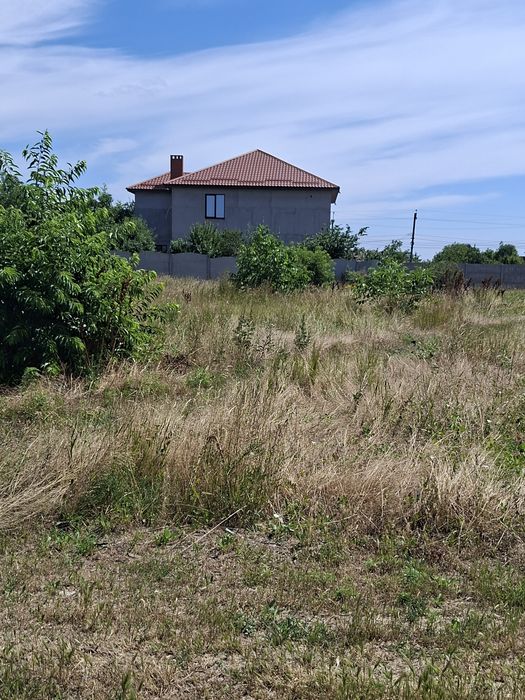 Продам участок 9 соток район школы