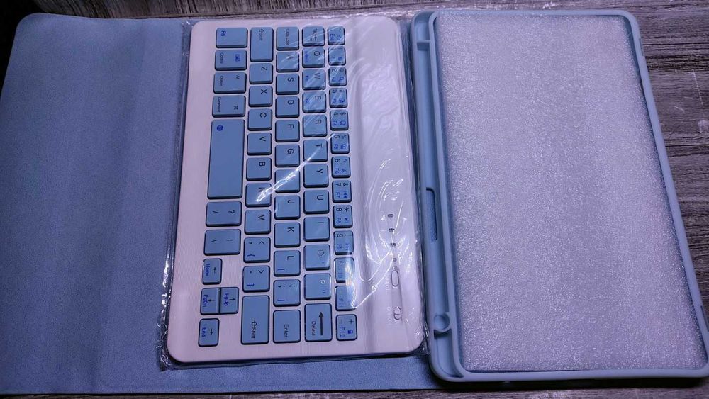 Etui do tabletu Samsung Galaxy Tab A9 8.7" z klawiaturą bluetooth