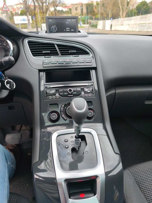 Peugeot 5008 1.6 Blue Hdi allure
