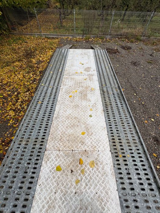Wynajem lawety przyczepa laweta plaska