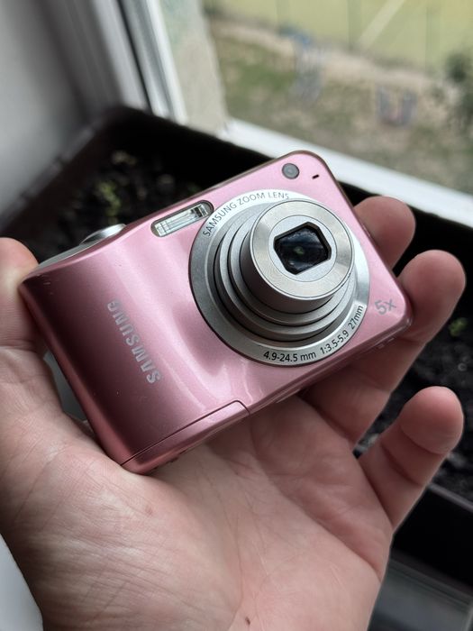 Цифровой фотоаппарат Samsung ЕS28