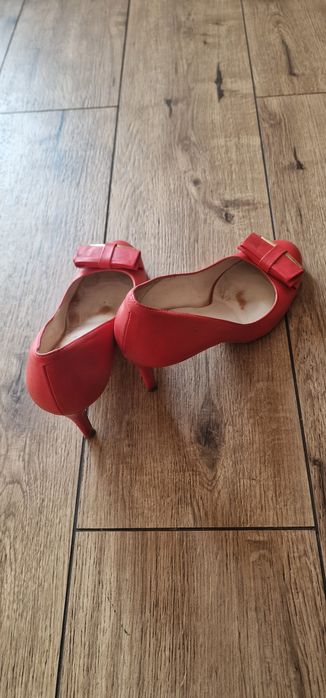 Szpilki koralowe, włoskie Mario Bolucci rozm. 39