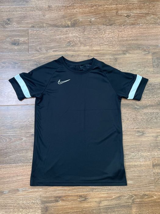 Футболка спортивна чорна nike dri-fit