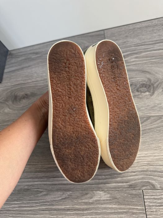 Welurowe trampki na platformie Superga 38