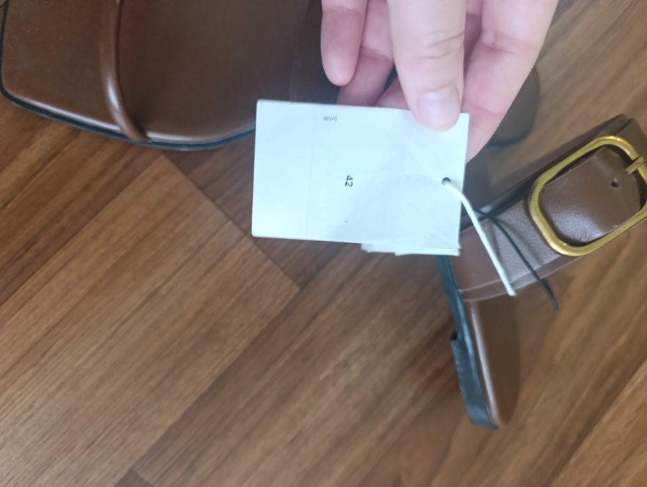 Босоніж Reserved 42