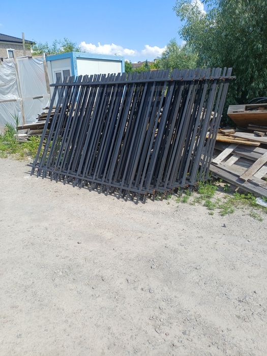 Заборные секции 1.9×2.5 м.Уголок 30мм. Труба 30×30.