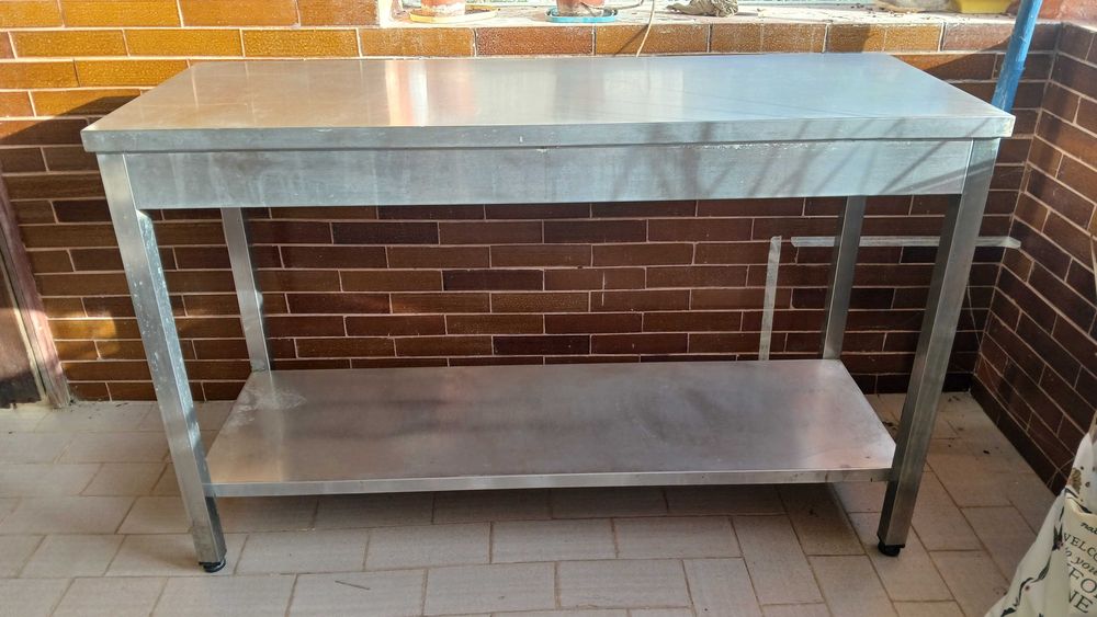 Bancada de Trabalho em inox industrial para Hotelaria (Bom estado)