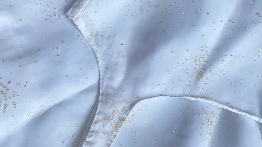 Продам святкову білу сукню на дівчинку 6-7 років