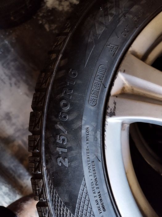 aluminiowe kola z oponami wielosezonowymi 215x60x16