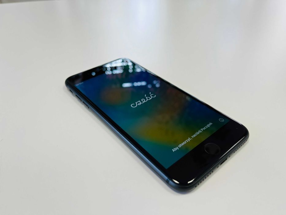 Apple iPhone 8 Plus 64 GB Gwiezdna Szarość stan bardzo dobry