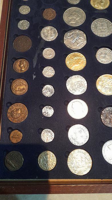 Colecção de moedas ,falta uma moeda