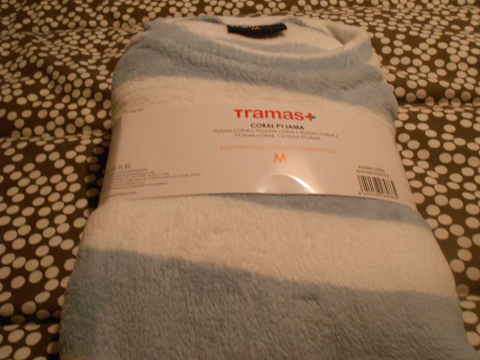 Pijama quentinho para menina/senhora NOVO