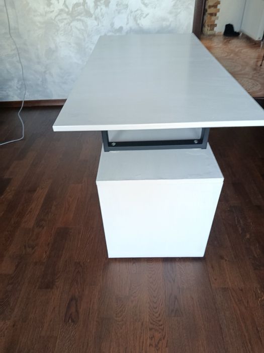 Стіл письмовий білий ЛОФТ 1200*60