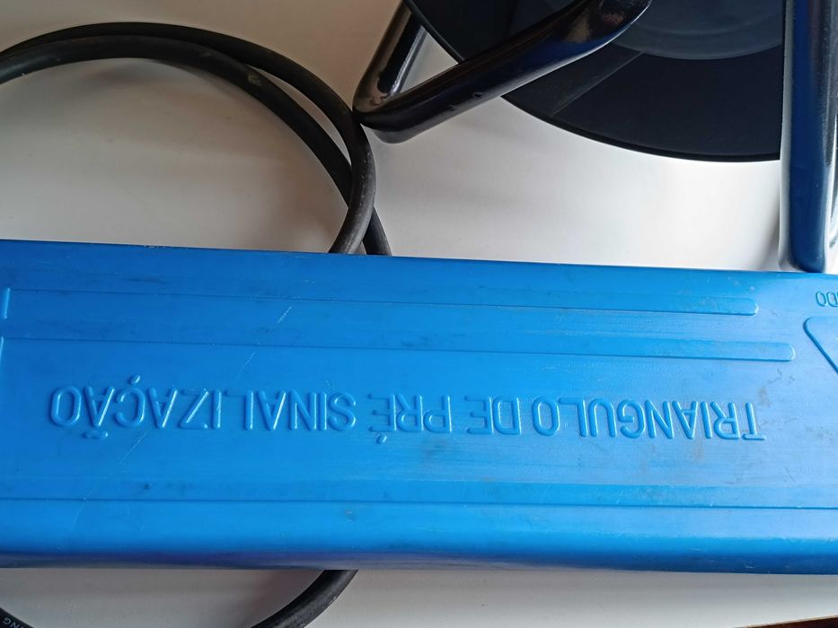 Ficha elétrica trifásica e triângulo