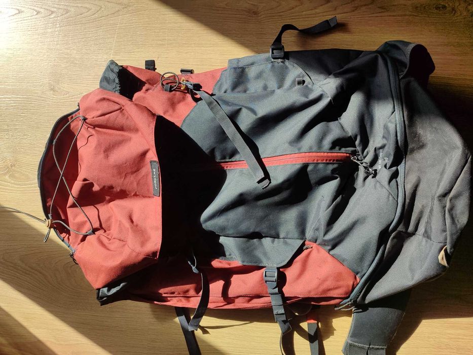 Mochila de Trekking MT100 Easyfit 70L