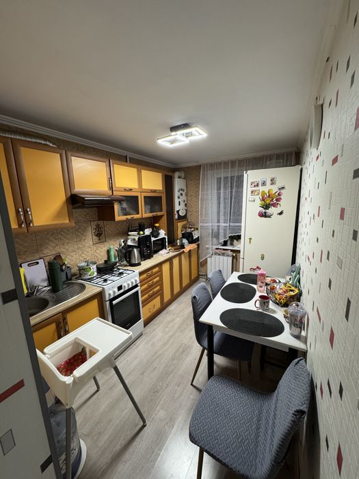 Продам 2-кімнатну квартиру в Яворові