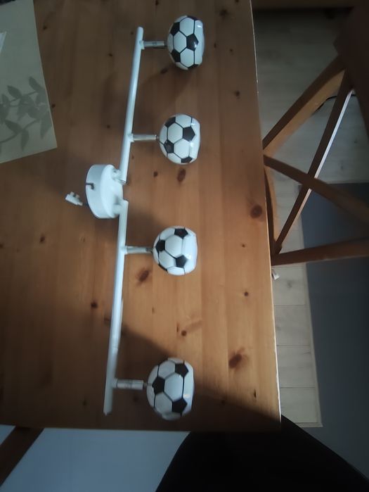 Lampa do pokoju małego piłkarza.