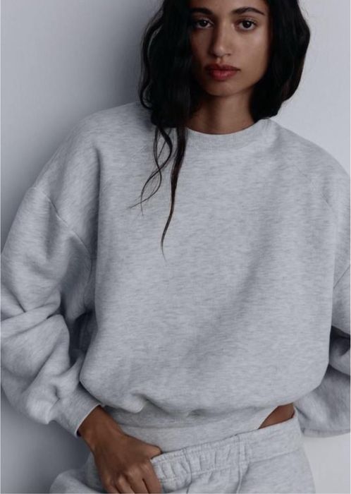 сірий світшот на флісі