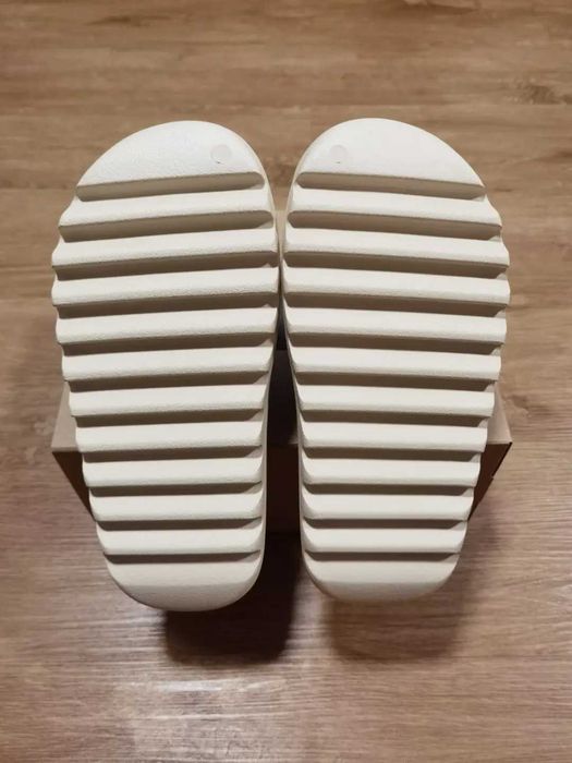 adidas_Yeezy_Slide_Bone  r. 40,5