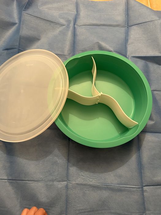 Três estações Tupperware437929090839357440