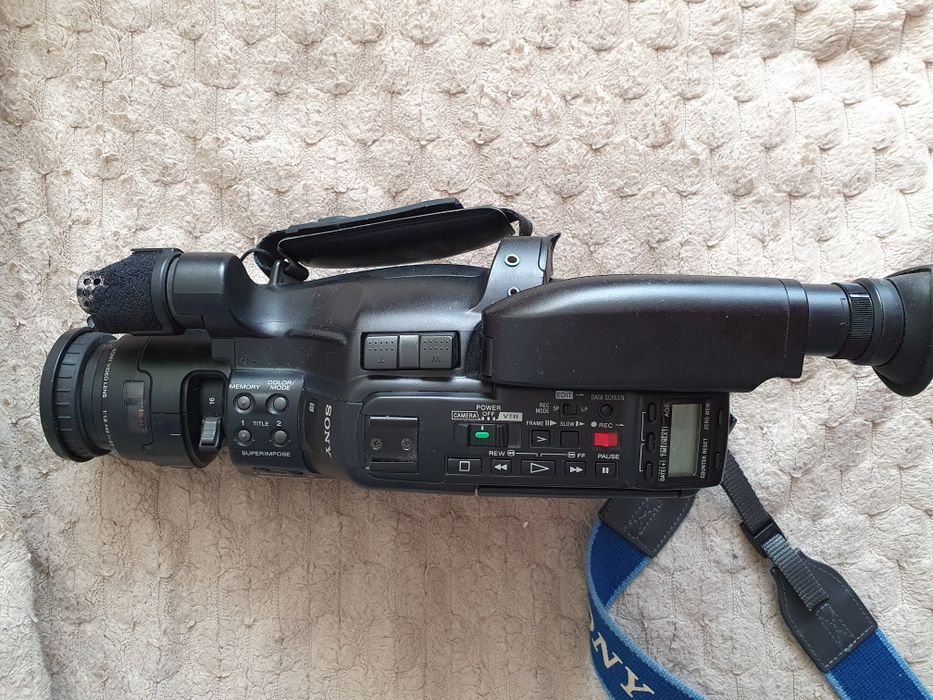 Відеокамера Sony CCD-F550E, Японія