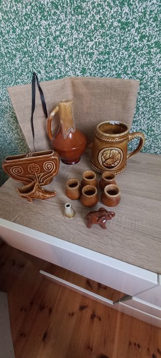 Zestaw ceramiki figurki, dzban, kufel