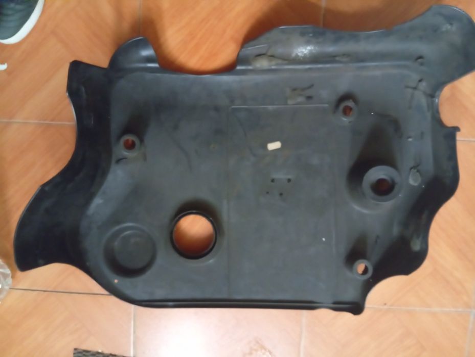 Tampa de motor Passat 1.9 2001