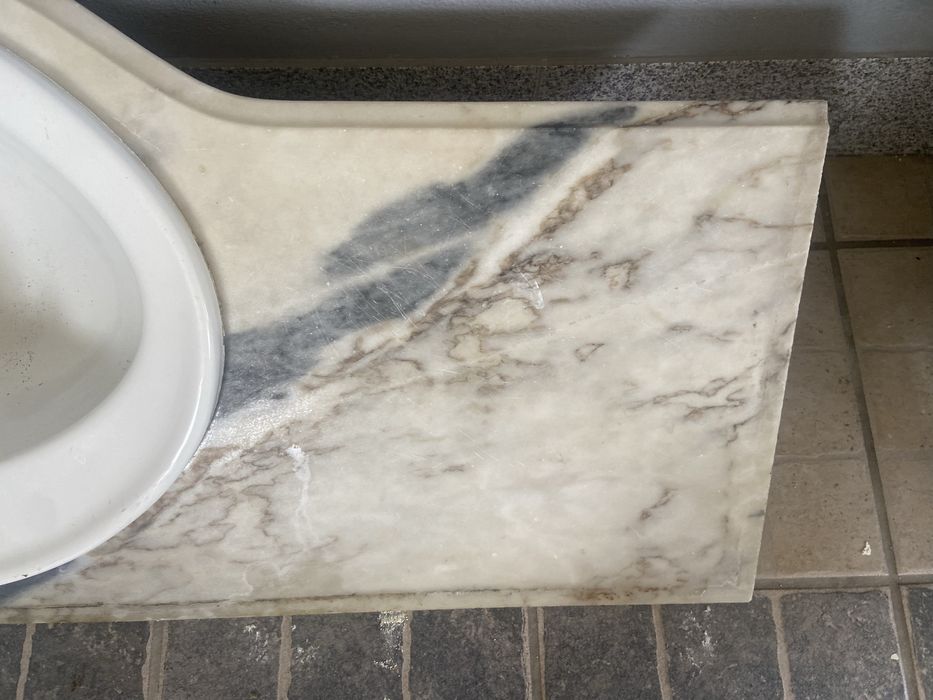 Lavatorio com base de marmore