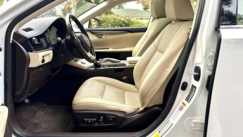 Lexus ES 350      2016