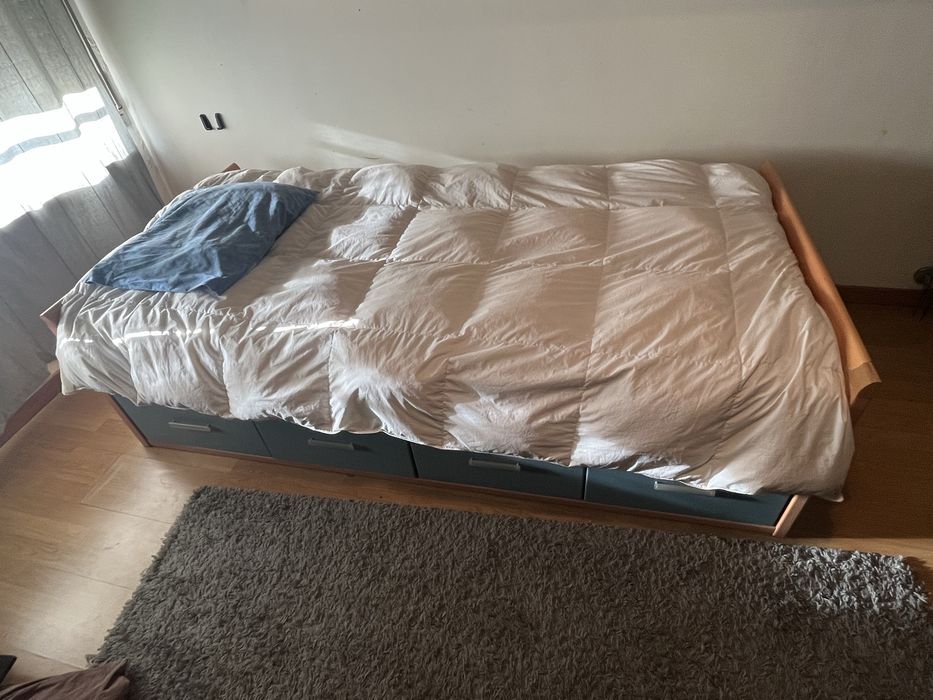 Cama solteiro com colchão