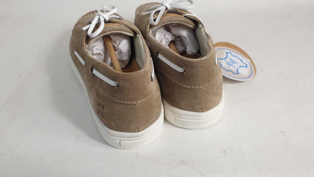 Skórzane bury marynarskie dla chłopca rozmiar  37