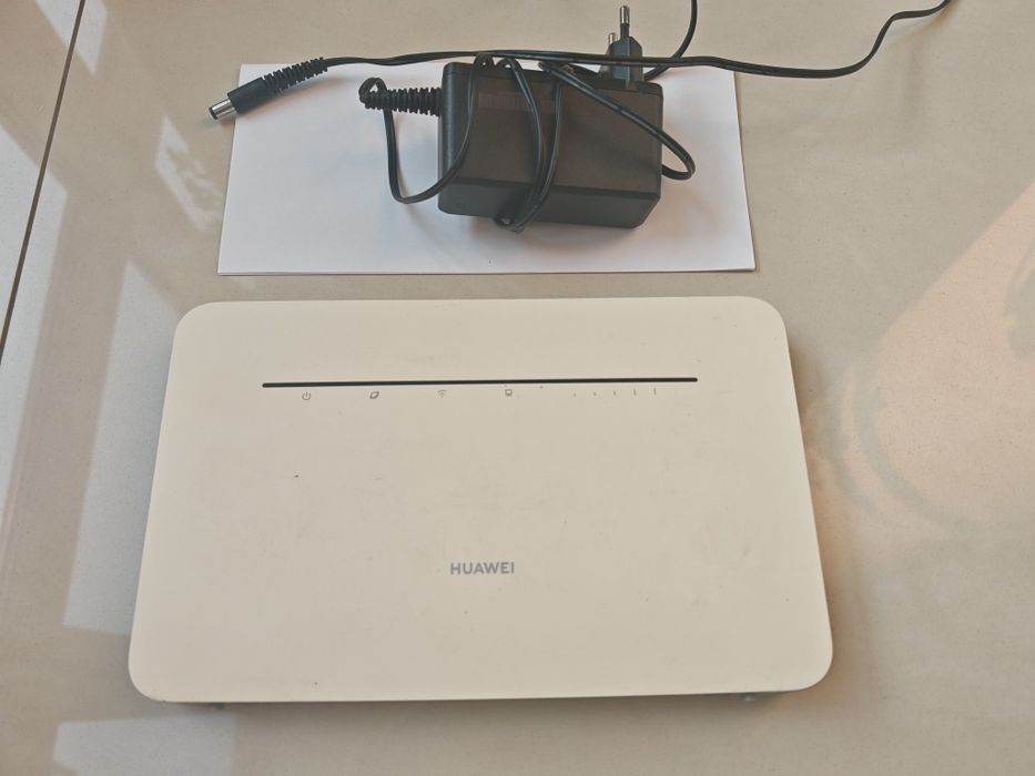 Huawei router z wbudowanym modemem na kartę SIM 4g LTE internet wifi