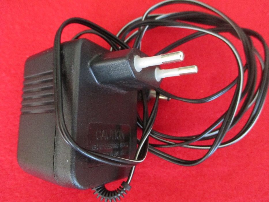 Carregador Netzgerat 12v 0,4A 230v-50hz Como NOVO