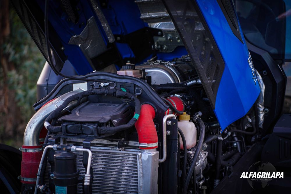 Trator Solis S75 XL Cabinado (Novo) C/Carregador Frontal SOLIS