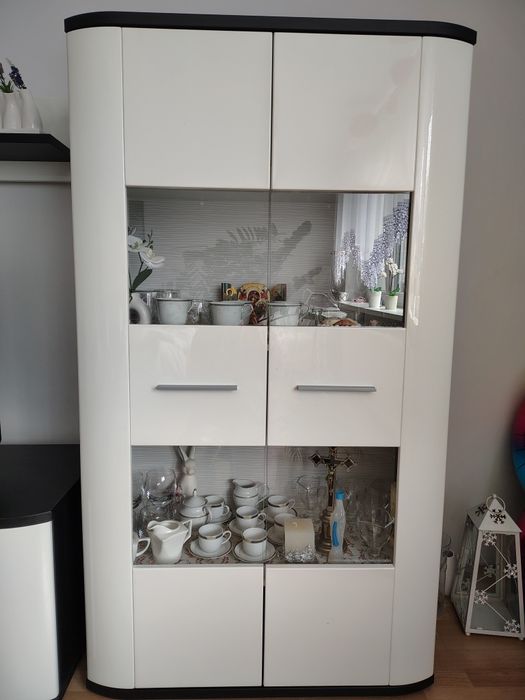 Komplet stylowych mebli do salonu biało -czarne
