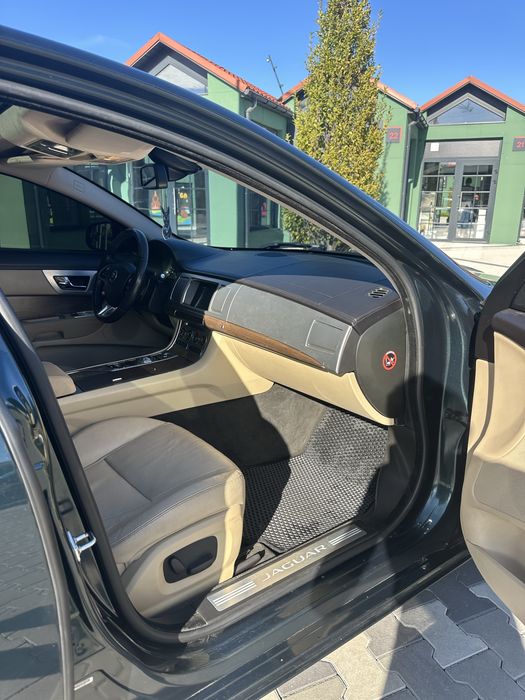 Jaguar XF X250