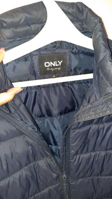 Осіння куртка бренду ONLY, розмір xs.