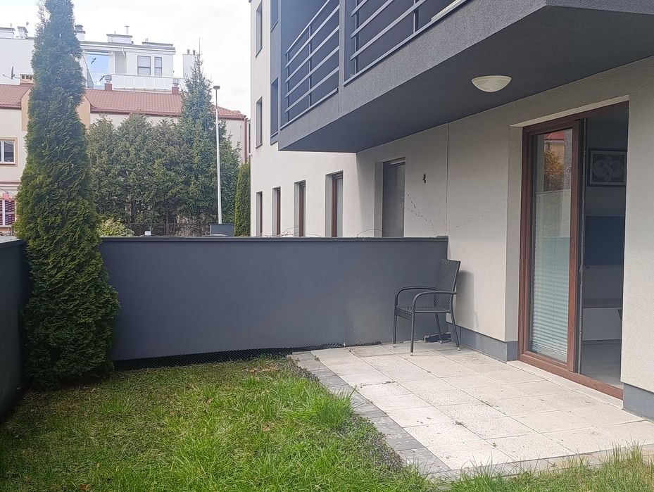Miasteczko Akadem. z ogródkiem, czynsz w cenie