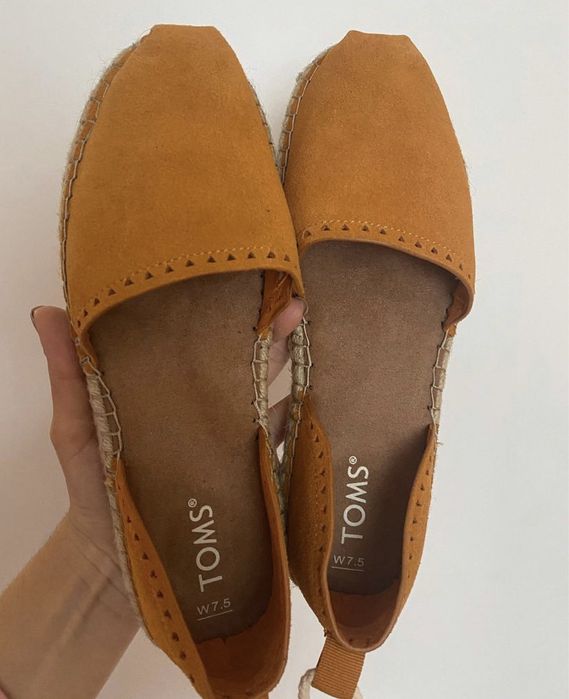 Toms, нові, 38 р.