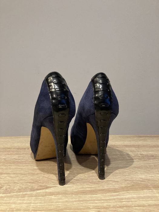 Szpilki Nine West 8M rozm 39 szczupła noga